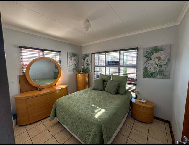 2 BEDROOM APARTMENT FOR SALE IN ALBERTON